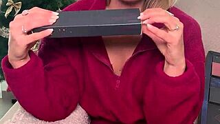 case 17 gives me these pretty juicy ass cheeks to worship