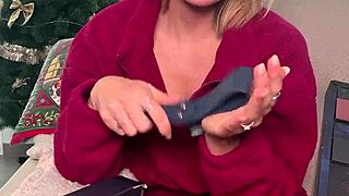 case 17 gives me these pretty juicy ass cheeks to worship