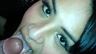 Cliente satisfeito filmou meu rosto safado chupando ele todo