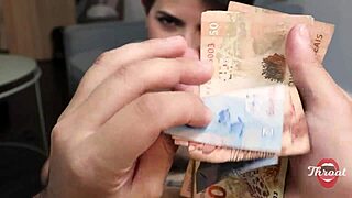 i suck that big black cock deep till cum floods my throat for bruzinha spend 😍🤤