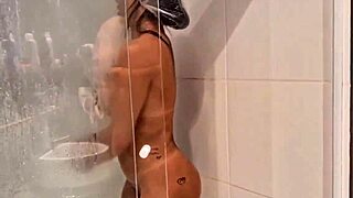 vizinho caught me bathing now fucks my wet pussy hard?
