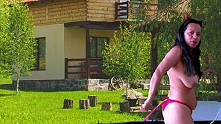 Who's previewing devil's yard romp with agarabas?