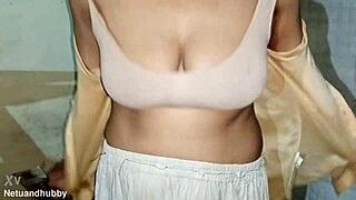 damn that wet brown pussy and desi big ass swayin with huge boobs