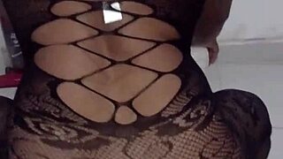 preta gostosa rides cock in steamy homemade session