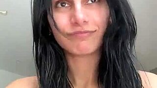 discover mia's massive ebony ass shaking seductively