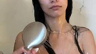 discover mia's massive ebony ass shaking seductively
