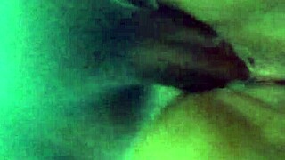 veneco y peruana se aman con pasion en la cama