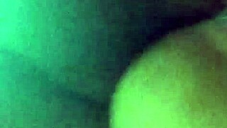 veneco y peruana se aman con pasion en la cama