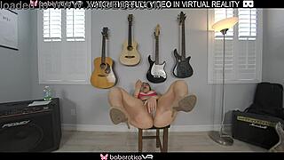 hey luna leve, that hairy twat rub in vr looks so wet and moan-filled 😏🔥 wanna see her orgasm?