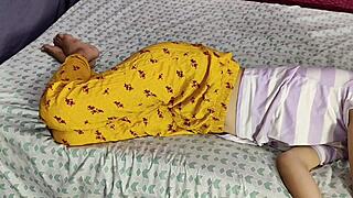 Makan malik ki beti ghar me akeli pakar li