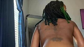 whoa that fat ass twerking got me hypnotized 😍 big booty shaking like crazy non stop