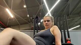 i'm squirting everywhere in gym with jucielussie's monster cock extreme