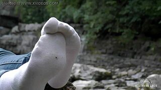 My beautiful socked feet get dirty kisses outdoors - love it? 