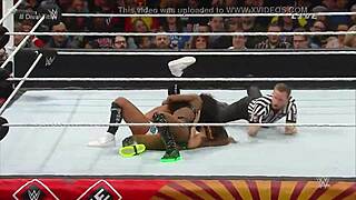 nikki bella vs naomi going all out in extreme rules match 2015 🔥💥