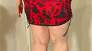 Thick arab bbw in hijab and mini skirt shakes juicy ass and legs in high heels.