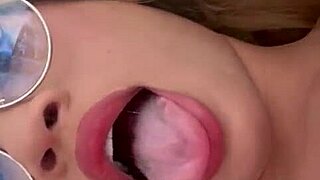 prazer! i'm bratzmal ready to tease in crossdress glory!!