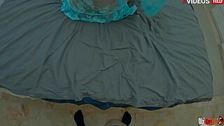whoa, my hot madrastra's rubbing her pussy with a vibrator while i fuck her mouth and coño raw.
