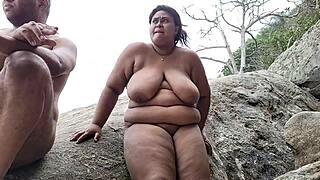 me flashing my big tits and fat ass naked on abricó beach 😍 everyone stares!!