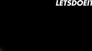 Nikki Hill's Passionate Pussy Pounding And Cum On Ass