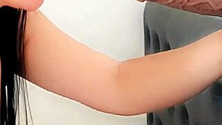 Novinha practices deepthroat on boyfriend's thick cock