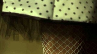 Pretty Woman Enjoys Deep Oral Before Bedroom Fun