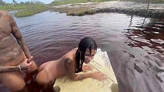 Vazou Na Net: Petite Nudist Friend Gives Bareback Pussy on Beach for Big Cocks