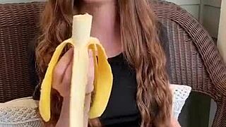 mmm ruiva with long hair sucking that banana so good 🍌😋