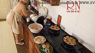 Regina noir cooks naked as nudist housewife maid