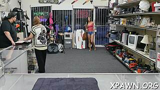 glamorous amateur slut sucks cock hard to get famous 💦😈