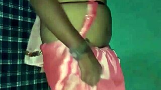 hot shemale in saree dances seductively with crossdressing indian mujra moves