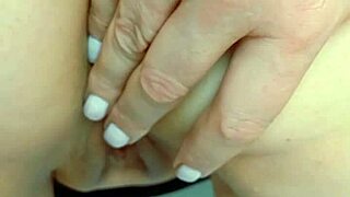 Mature Slut Roughly Massages Her Meaty Dripping Pussy