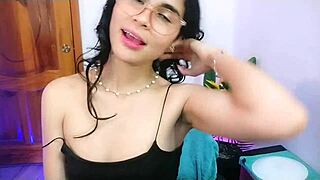 She's Naughty Fingering Her Dripping Wet Pussy 😏💦