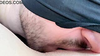PUSSY EATING CLOSE UP
