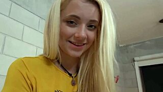 hey stepsis riley star, your stepbro oliver flynn wants that taboo pussy pounding 😈