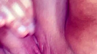doesn't it turn you on watching me rub my big clit till i squirt? 😈💦