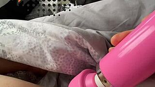 😲 my stepsis sneaks a quick masturbate sesh behind my back... her pussy pulses hard before i catch her cumming!!