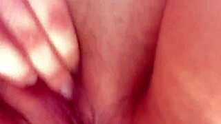 doesn't it turn you on watching me rub my big clit till i squirt? 😈💦