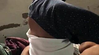 wanna watch me eat this mature pussy while she's on a headstand?
