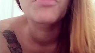 ruiva casada brinca com amante no videochamada marido chega e METE pau na buceta e goza na cara
