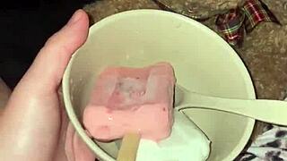 stuffin my arab pussy with food feels so kinky...