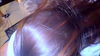 quieres ver a esta princesa colegiala mexicana primeriza follando con su amigo?