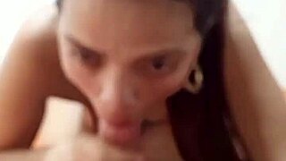 A MI NOVIA LE ENCANTA CHUPARME LAS BOLAS LATINA AMATEUR