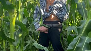 guy shoves whole corn deep into hetero girl's stretched asshole