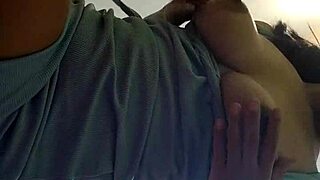 wanna watch gorgeous slut babe masturbate her wet pussy on cam?