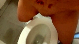 Peeing with my husband dressed as a woman we go to the bathroom together