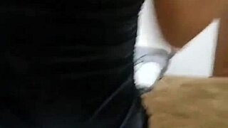 mi vecino me clava toda su verga