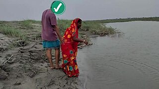 Bangladeshi boudi pounded hard outdoors
