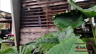 spying on my neighbor in shower i saw her bent over