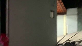 No escurinho da varanda com minha madrasta gostosa a puta quer dar no pelo para o vizinho