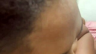 Futanari flagrei um grande pau dildo na minha madrasta
